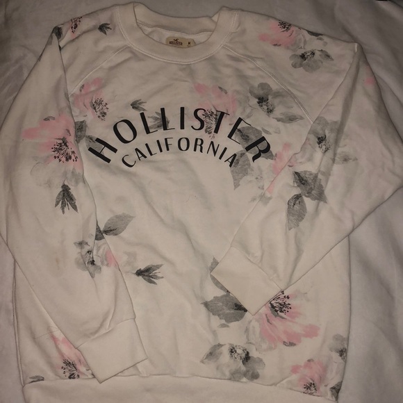 Hollister Sweater - Picture 1 of 4